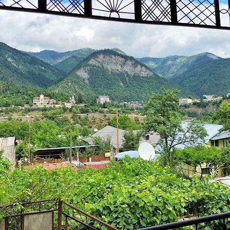 Achela'S Guesthouse Borjomi Luaran gambar