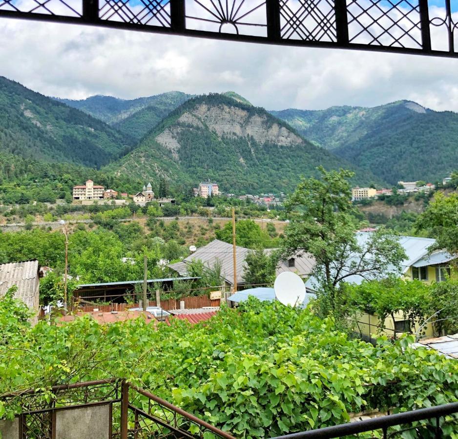 Achela'S Guesthouse Borjomi Luaran gambar